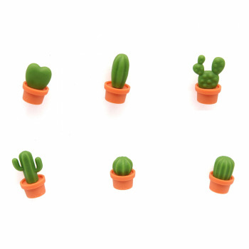 Different cactus fridge magnets from Qualy. 
