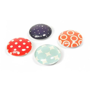 Fashion magnets from Trendform design. Round magnets with glass to give them a 3D look.