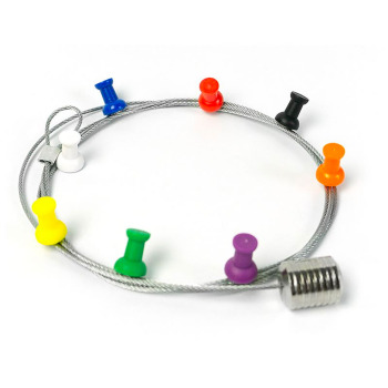 PINPIN photo rope and 8 strong pushpin magnets in 8 different colors from Trendform.