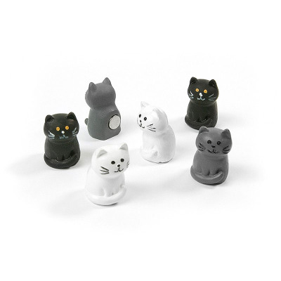 Package of 6 small cat magnets from Trendform Magnets