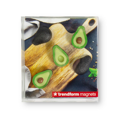The magnets come in a gift box from Trendform with 2 different kinds: 3 "open" avocados and 2 avocados with the avocado skin outwards.