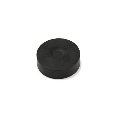 The thread on this magnet is continuous, so you have the option of driving a screw all the way through the rubber coating. You can also fully penetrate a screw even if the rubber coating is closed at the other end.