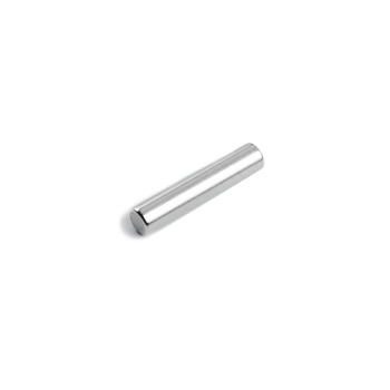 Rod magnet made of neodymium with a width of only 0.5 cm and a length of 2.5cm (5 times the length vs. the diameter).