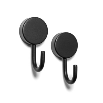 Black Porta magnetic hooks from Trendform in a pack with 2 black hooks for your refrigerator or another magnetic surface where you, for example, want to hang dish towels or a hand towel. Easy to clean.