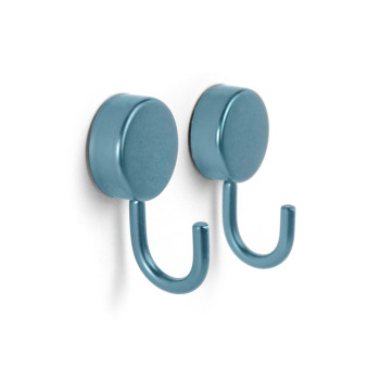 Sky blue (metallic) magnetic hooks in a 2-pack for your refrigerator or another magnetic surface where you, for example, want to hang dish towels or hand towels. Easy to clean.
