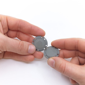 Magnetic button for sewing into clothing and costumes - a set with two parts that attract with a strength of about 2.5 kg.