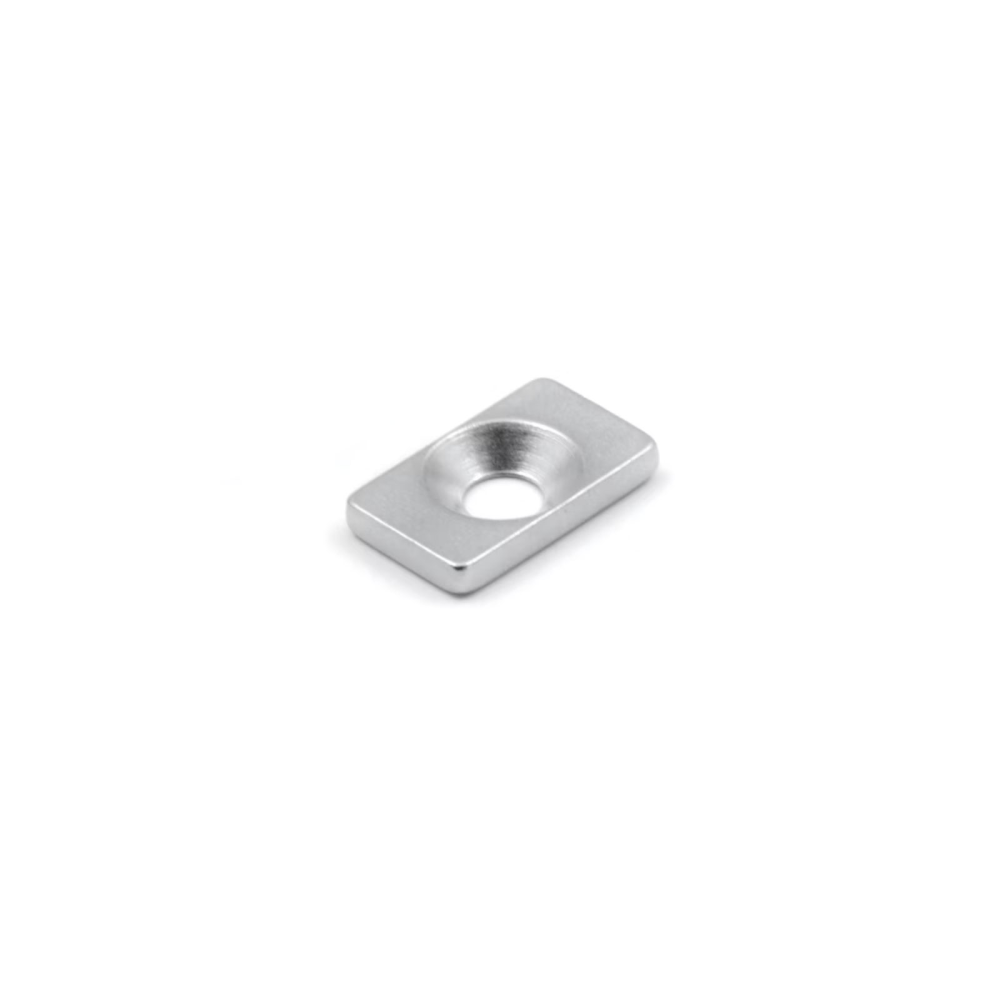 Countersunk metal plate 20x12x3 mm.